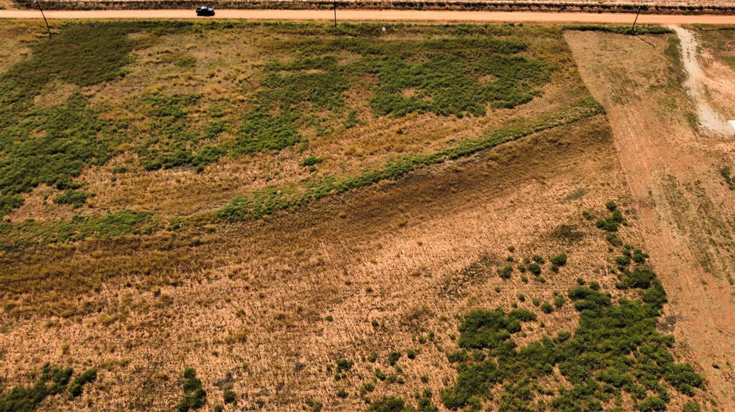 4807 E County Road 6000 Property Photo 2