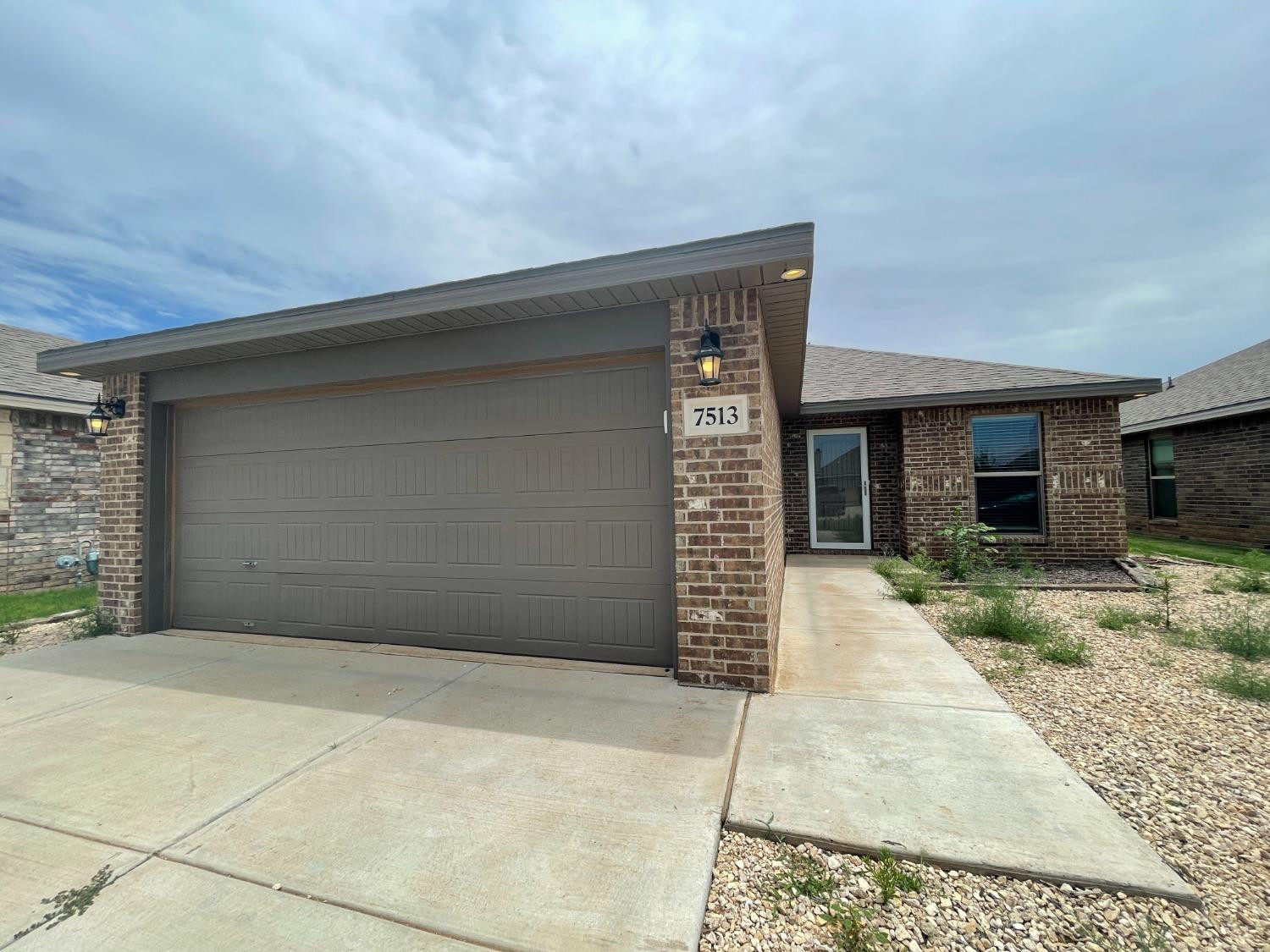 7513 103rd Street Property Photo 1