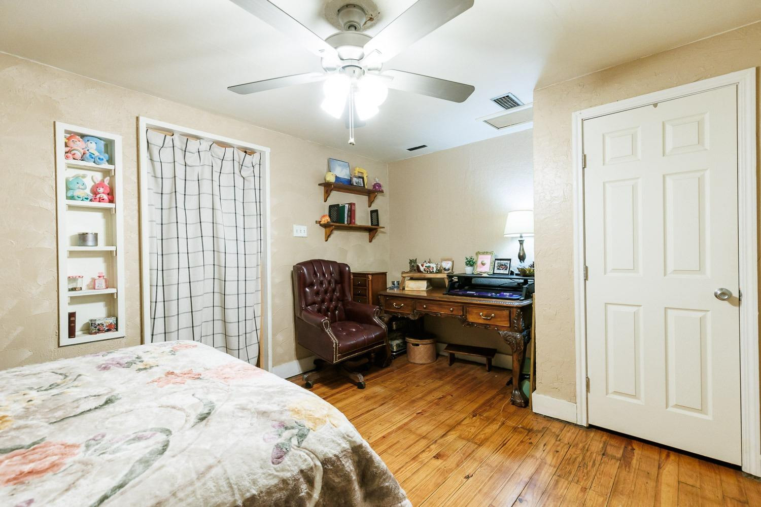 2116 35th Street Property Photo 26