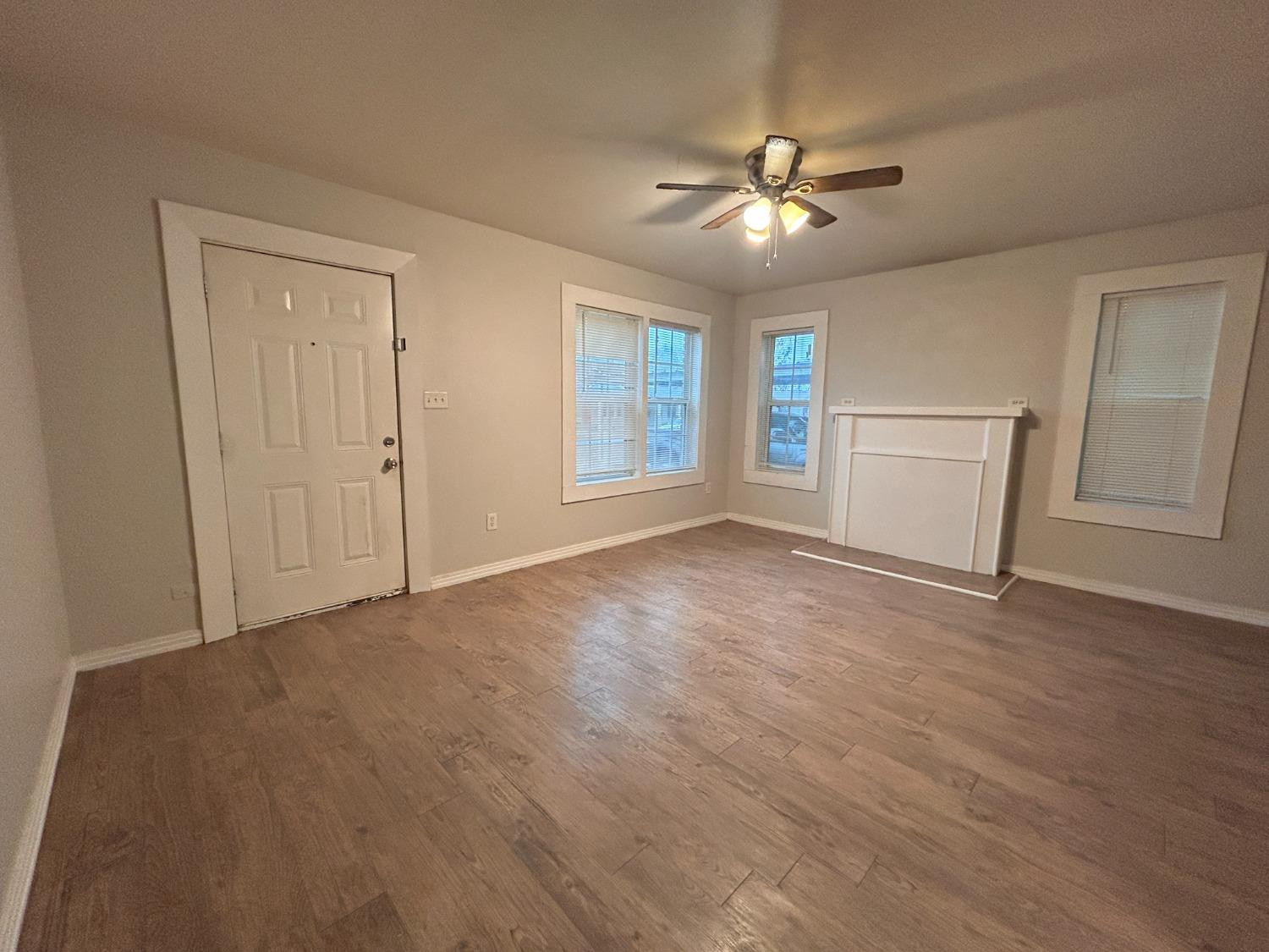 1925 26th Property Photo 3