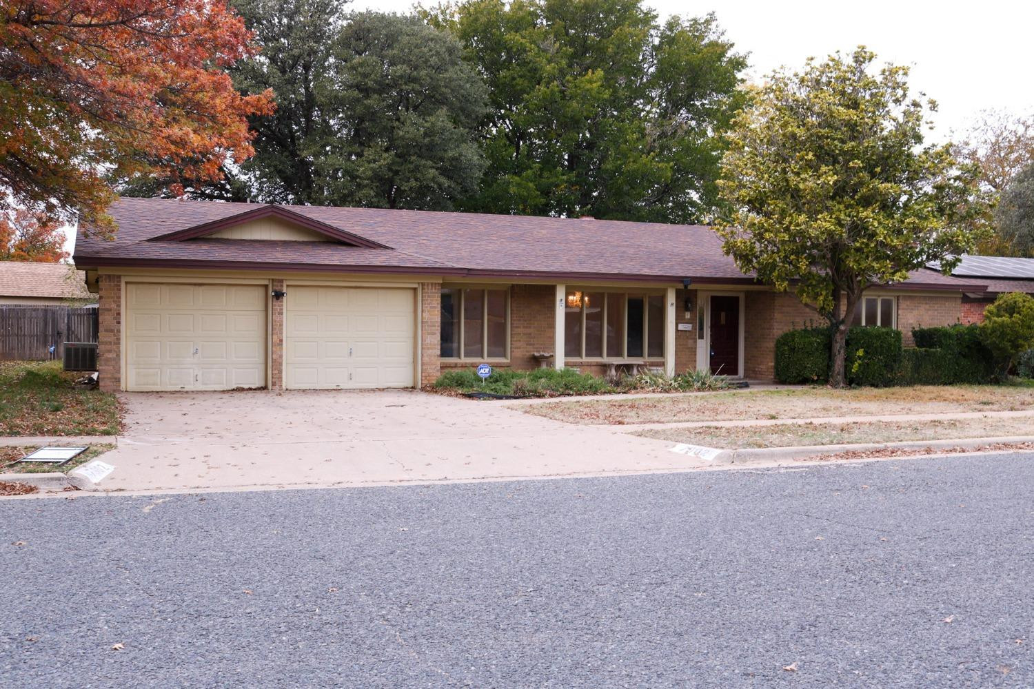 7902 Lynnhaven Avenue Property Photo 3