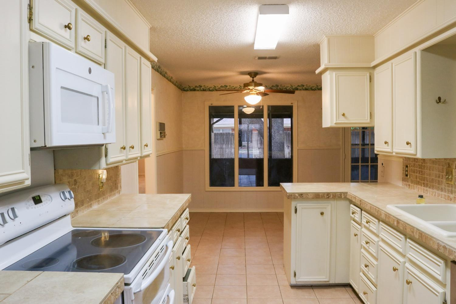 7902 Lynnhaven Avenue Property Photo 10
