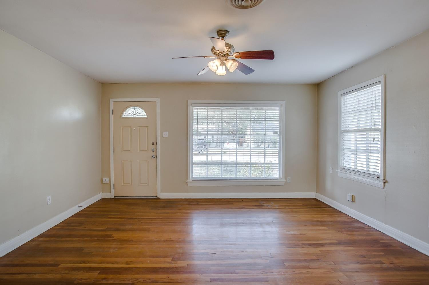 3306 29th Street Property Photo 3