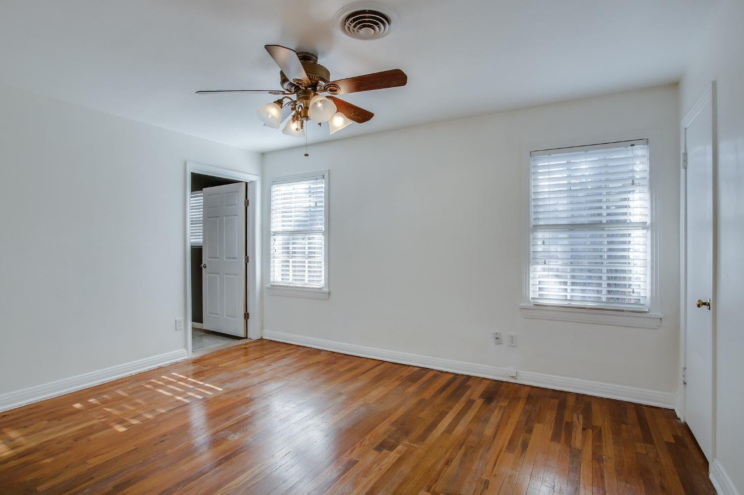 3306 29th Street Property Photo 8