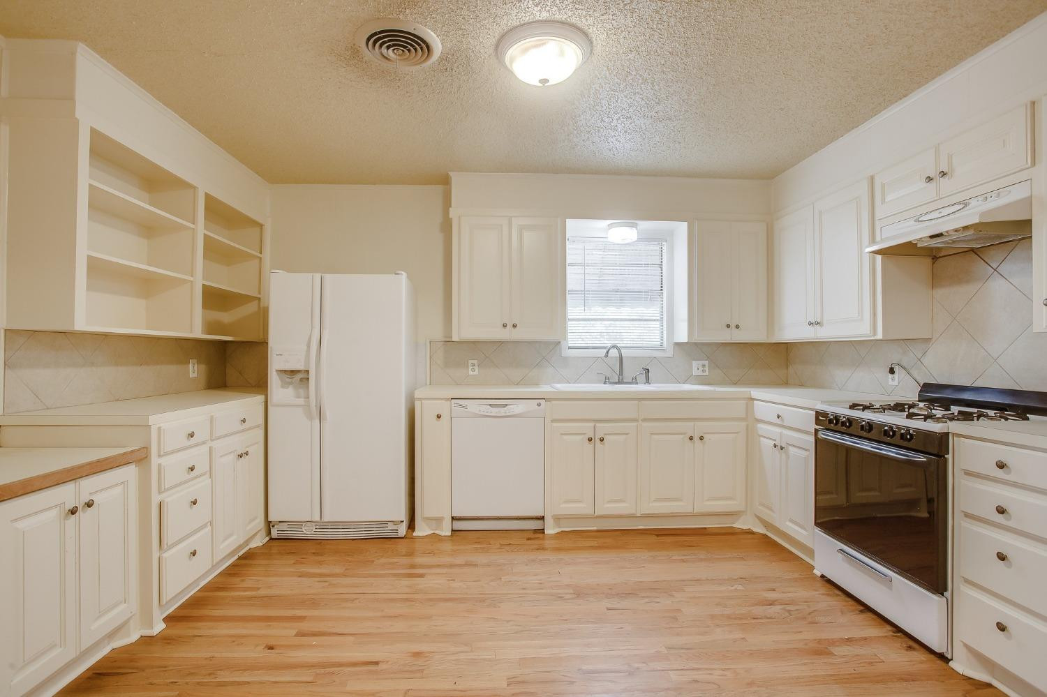 2612 32nd Street Property Photo 6