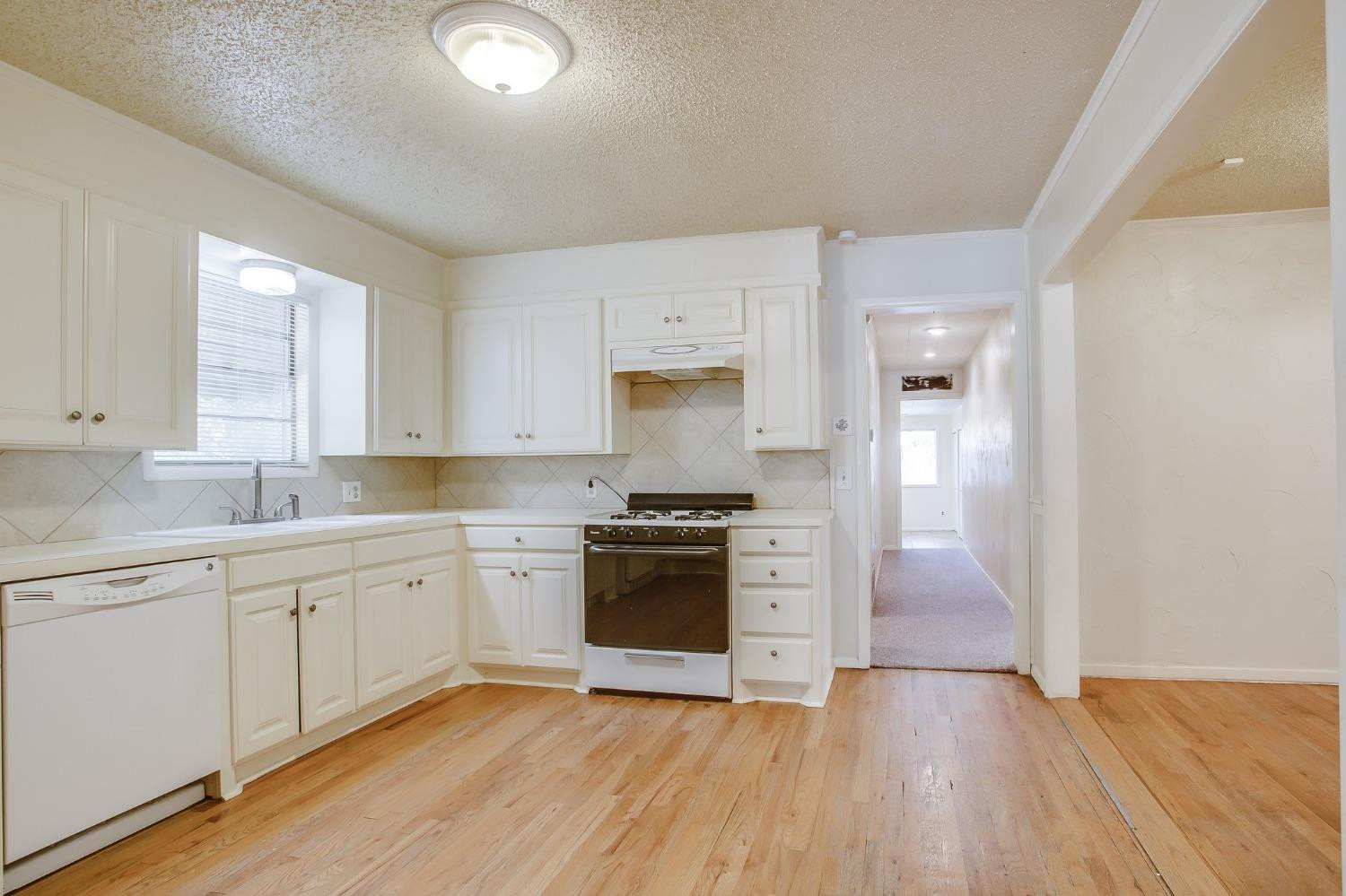 2612 32nd Street Property Photo 7