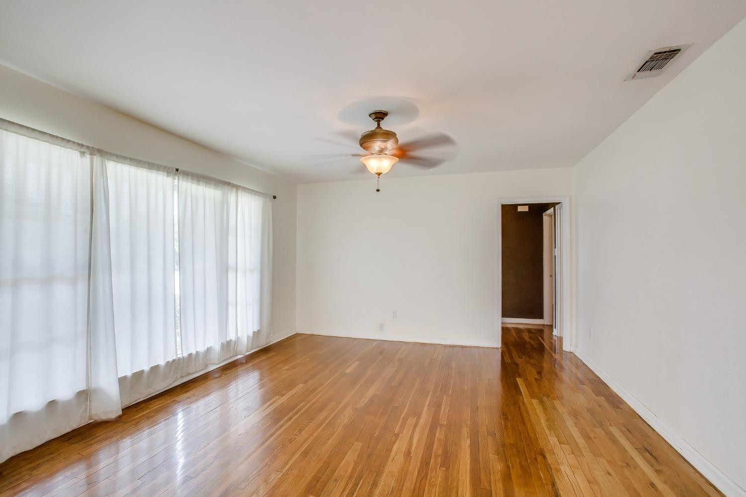 3201 30th Street Property Photo 4