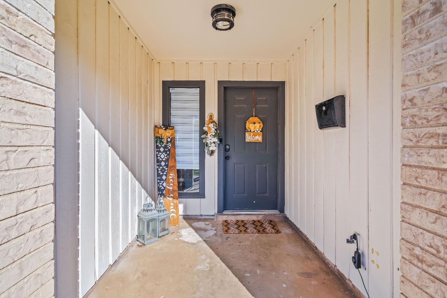 2818 67th Street Property Photo 4