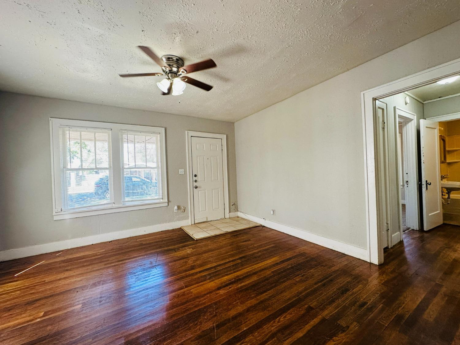 2117 15th Street, A Property Photo 2