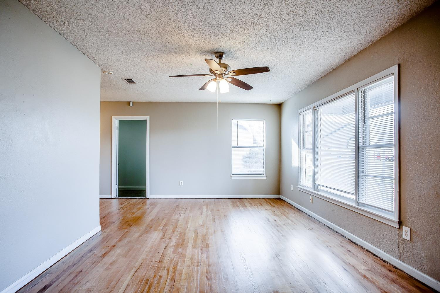 2503 38th Street Property Photo 3