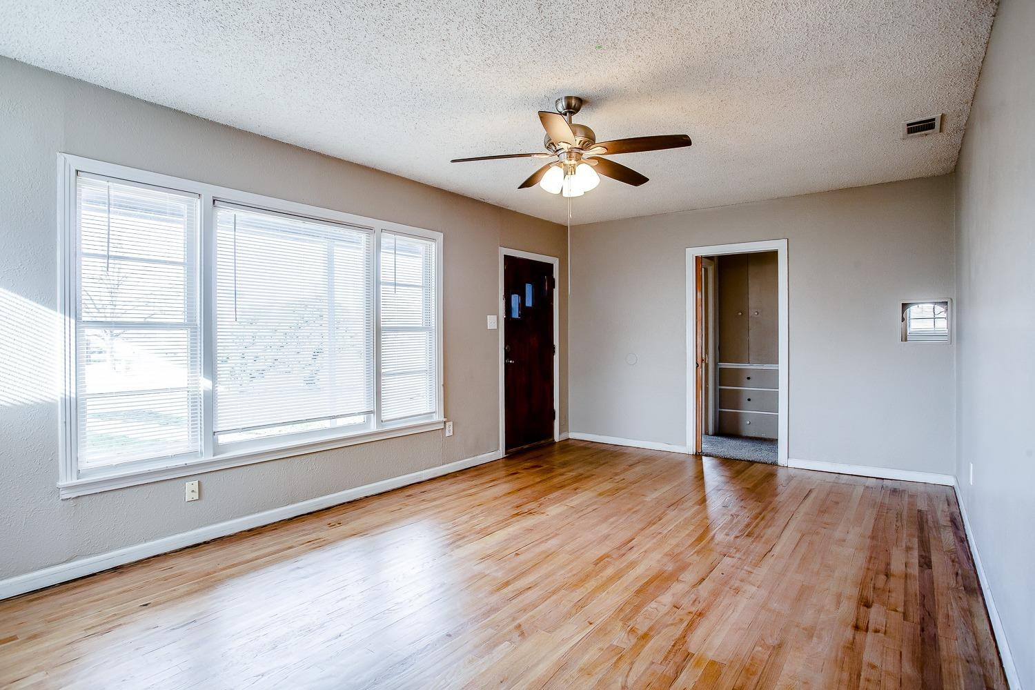 2503 38th Street Property Photo 4
