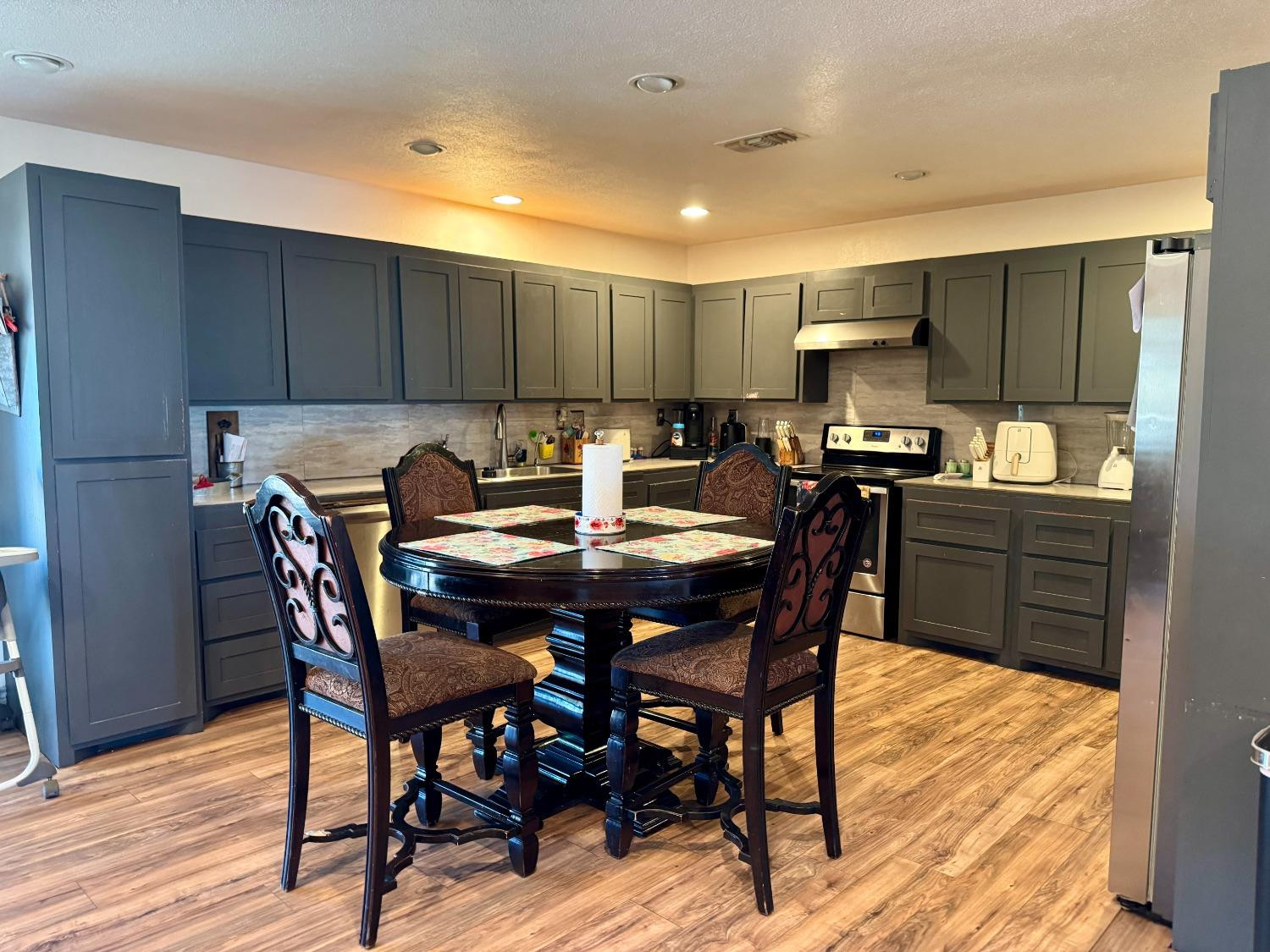 1046 Bowie Street Property Photo 4