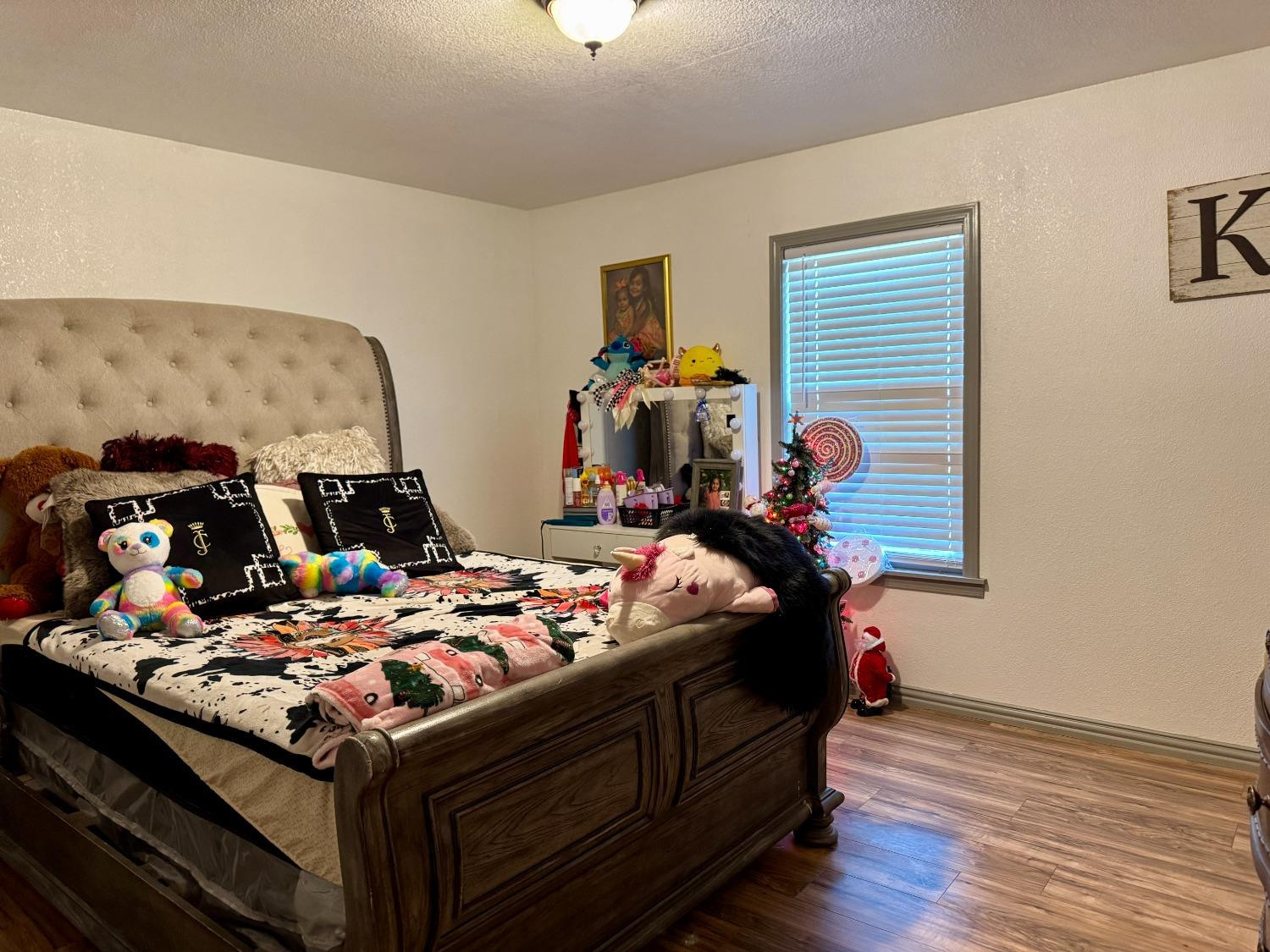 1046 Bowie Street Property Photo 6