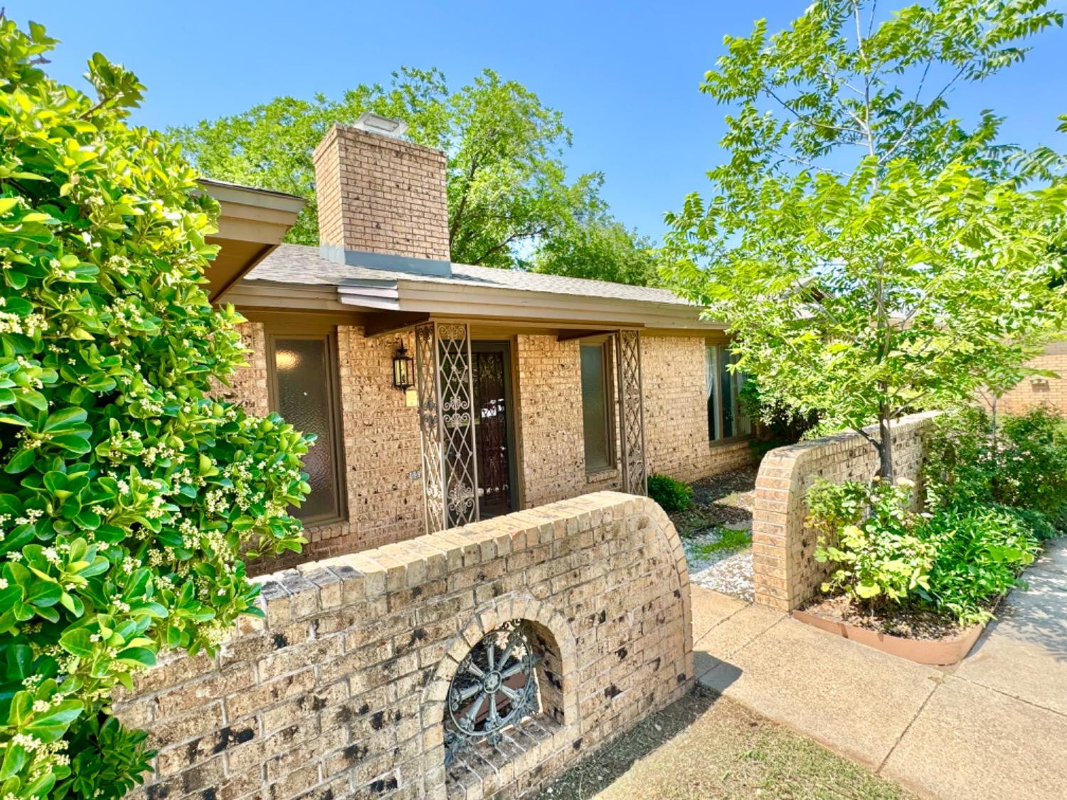 5409 80th Street Property Photo 2