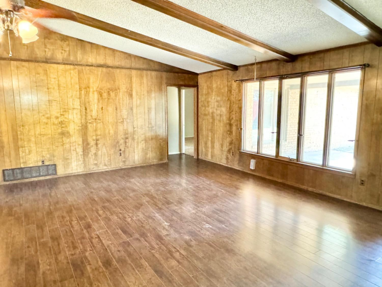 5409 80th Street Property Photo 7