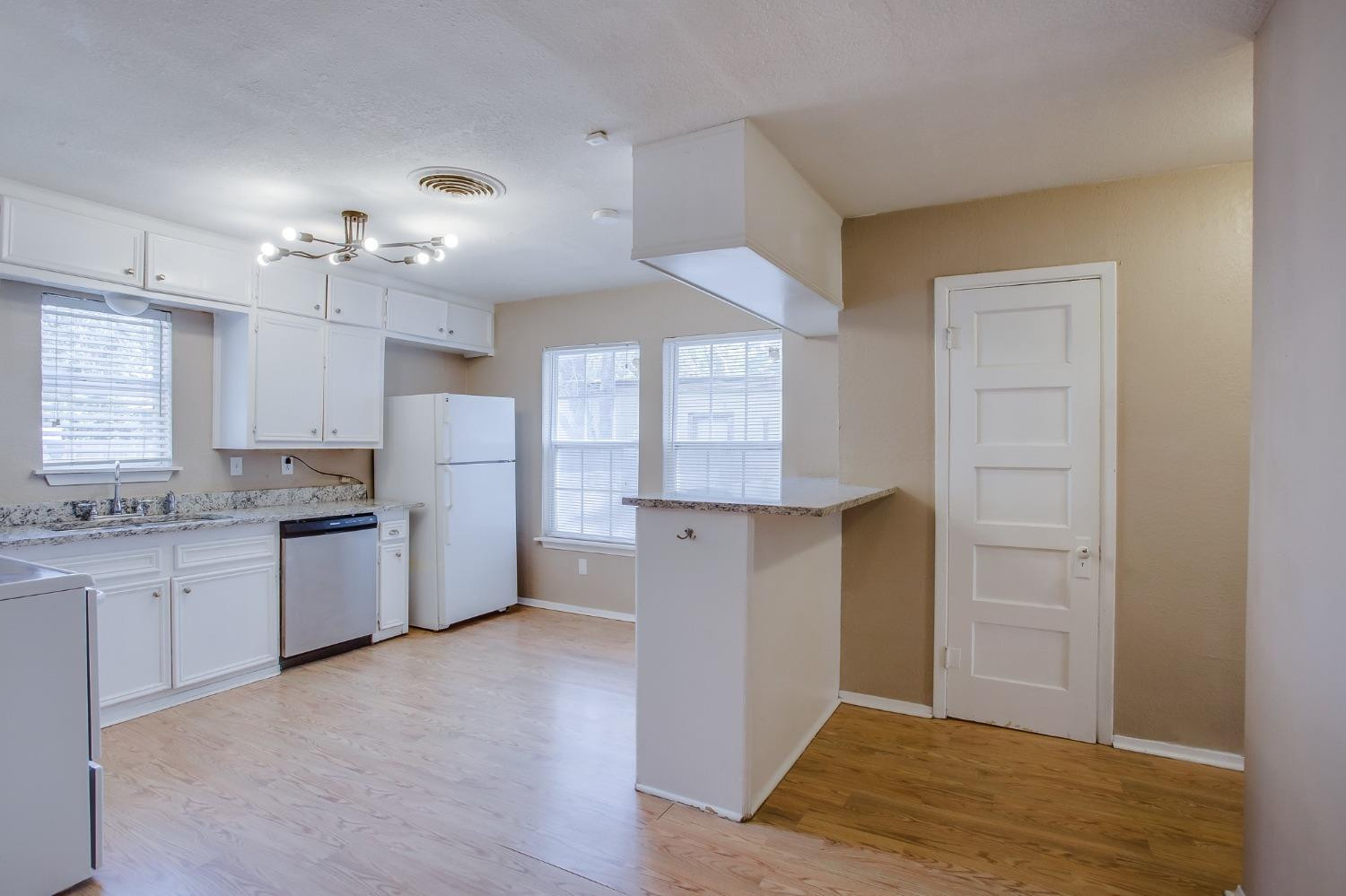 2608 28th Street Property Photo 6