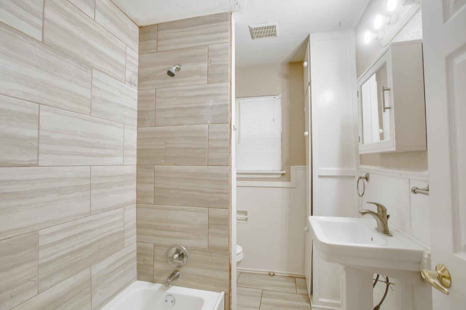 2608 28th Street Property Photo 9