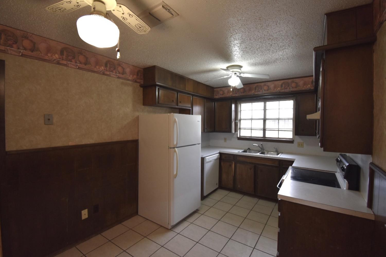 8106 Ave V Property Photo 3