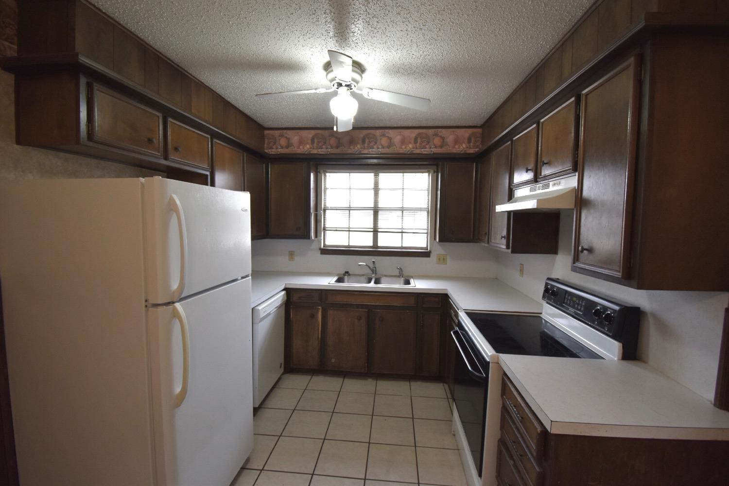 8106 Ave V Property Photo 4
