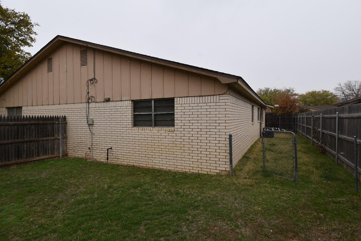 8106 Ave V Property Photo 17