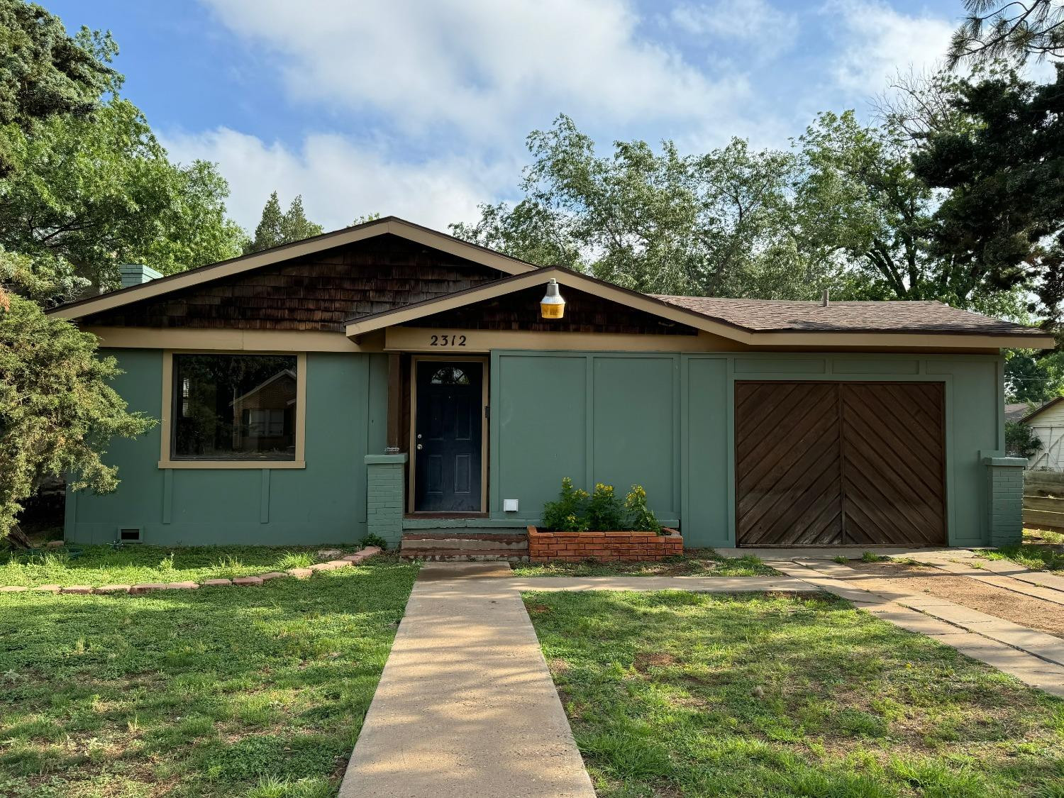 2312 18th Street Property Photo 1