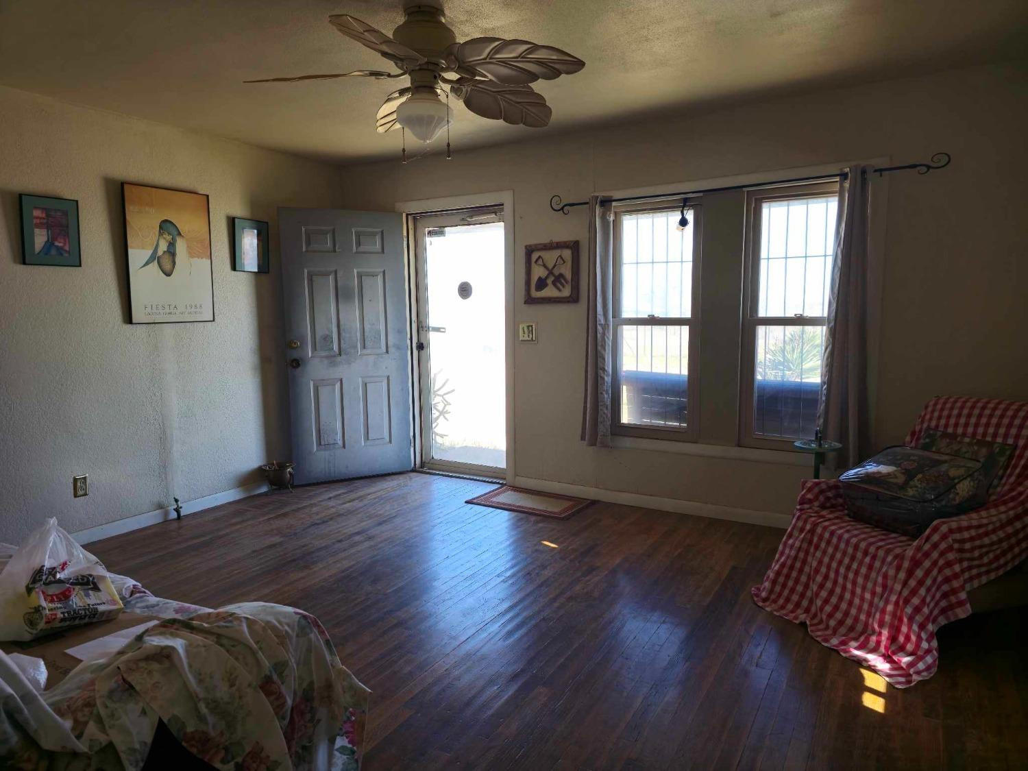 318 S Ave A Property Photo 5