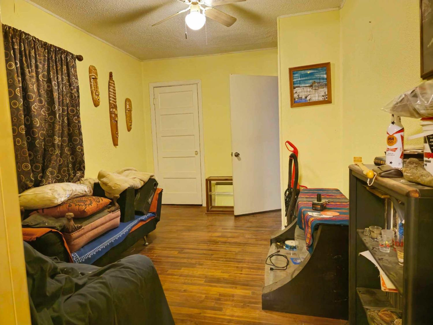 318 S Ave A Property Photo 11