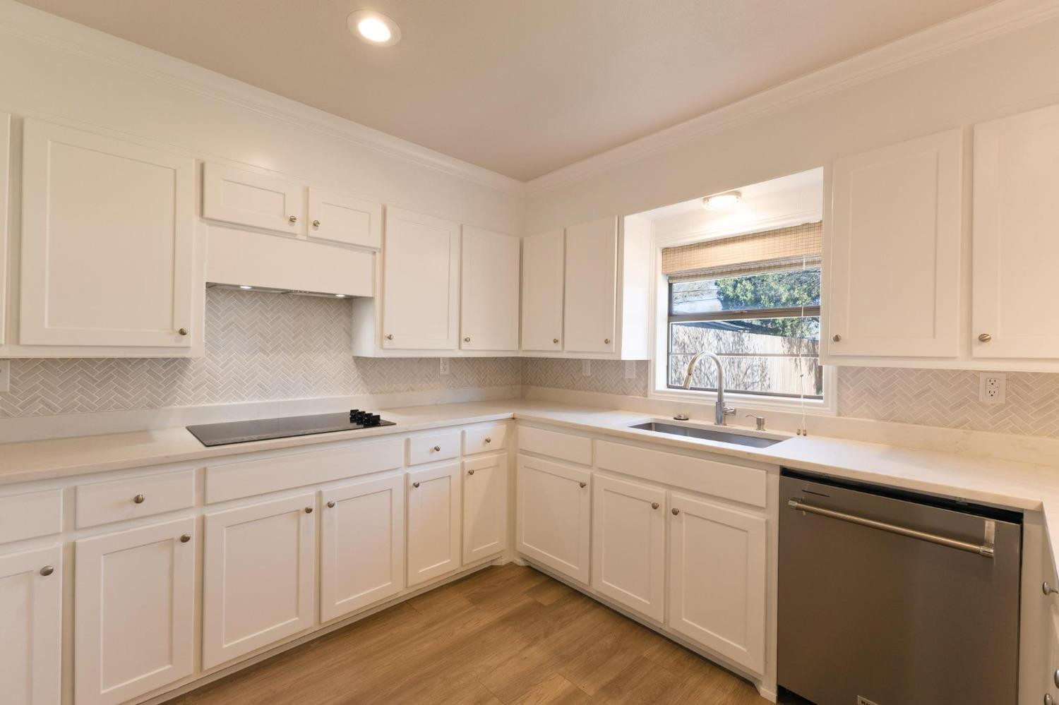 5008 46th Street Property Photo 8