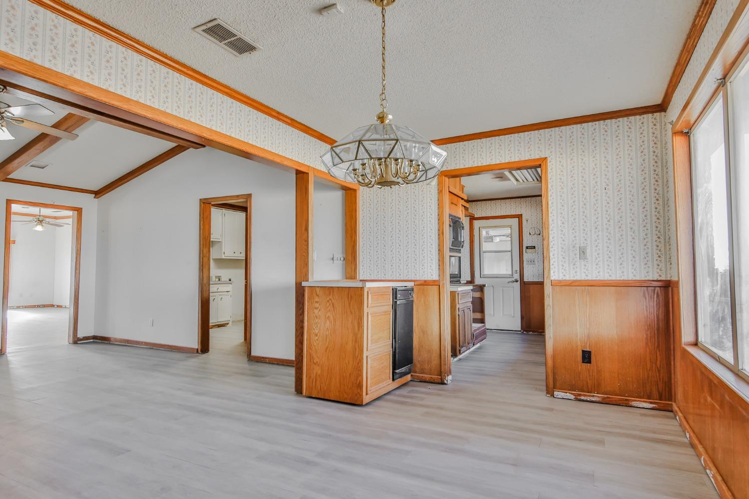6715 104th Street Property Photo 3