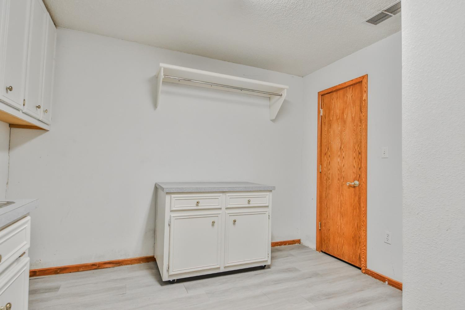 6715 104th Street Property Photo 9