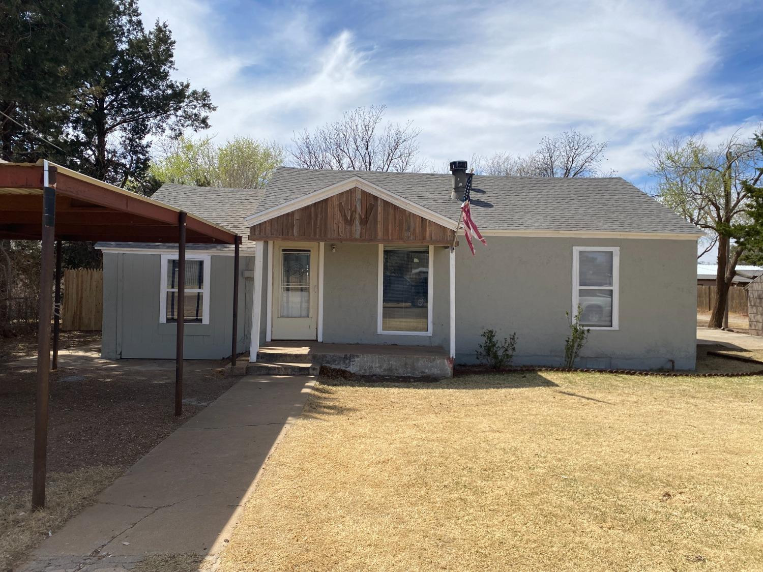 905 Texas Avenue Property Photo 1