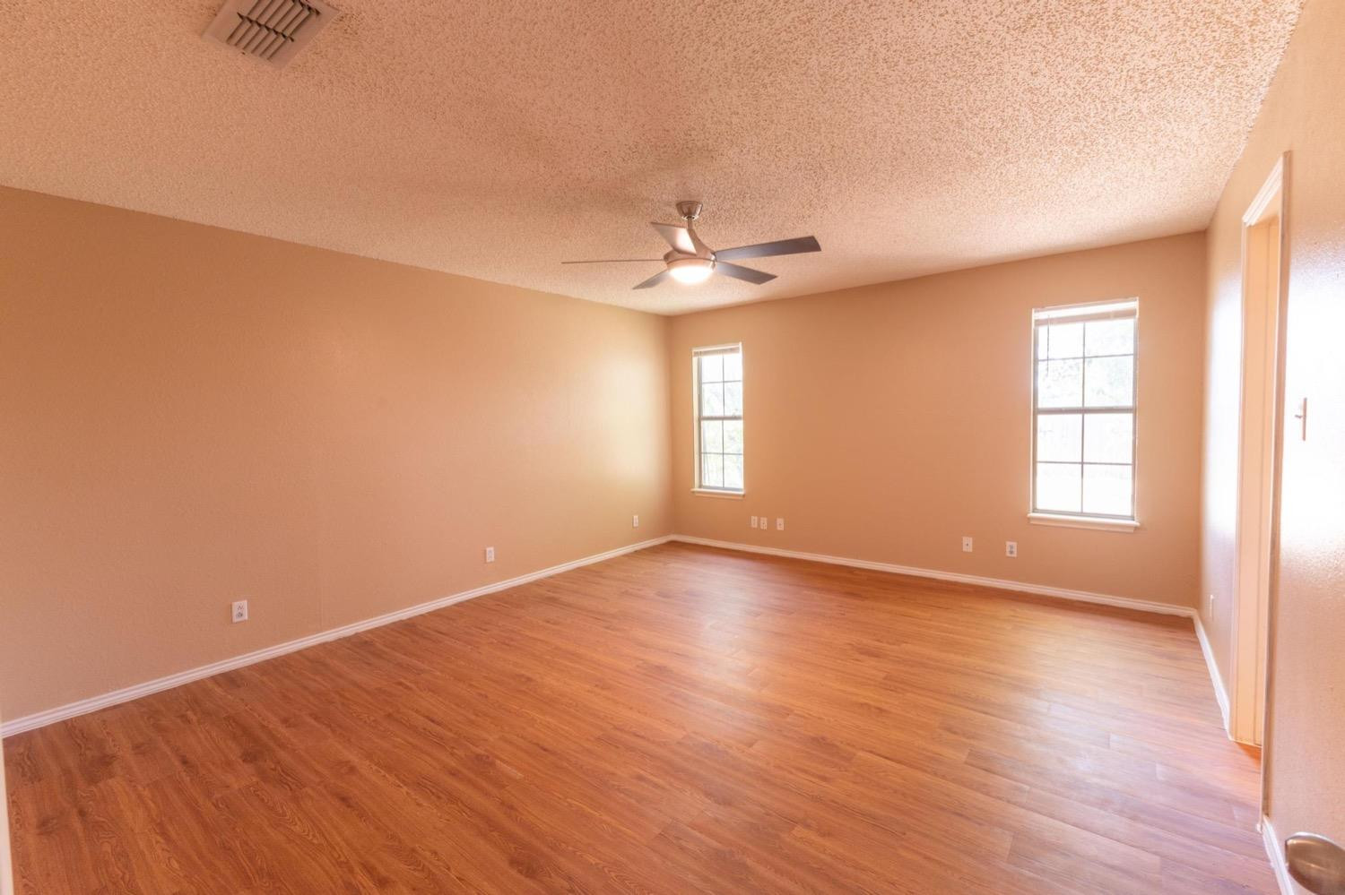 6115 8th Street Property Photo 8