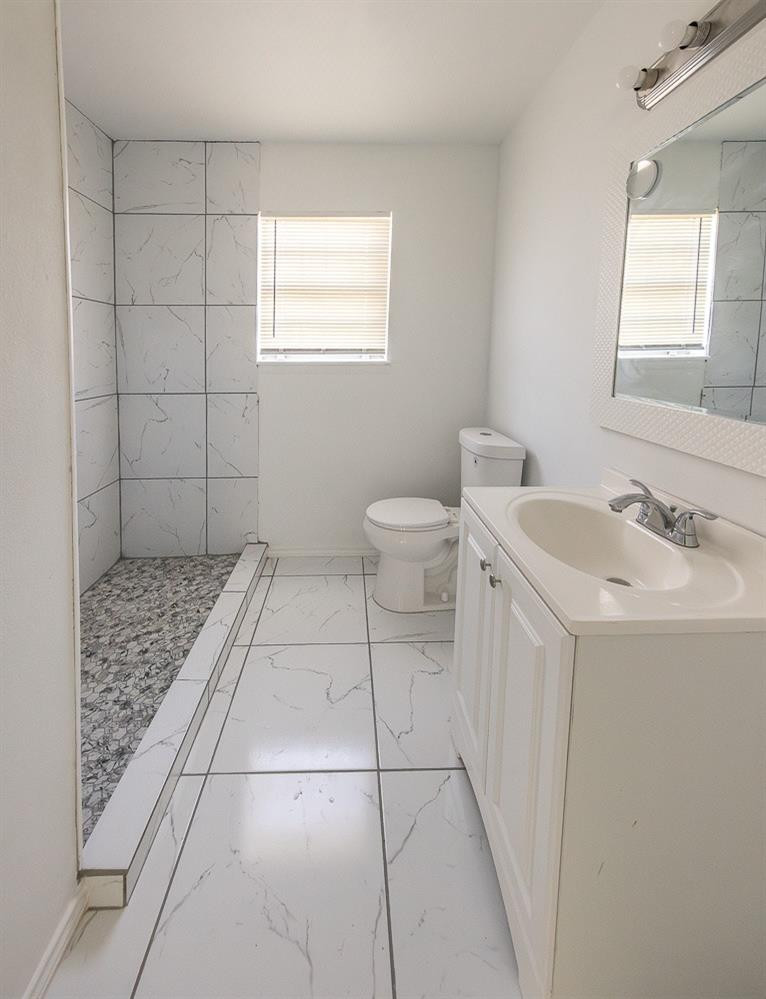 2004 Date Avenue Property Photo 9