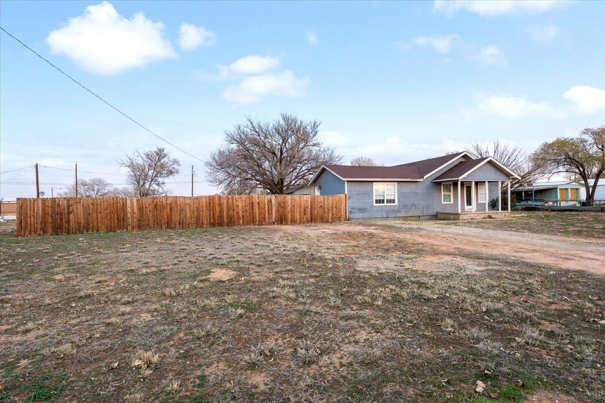 913 S Hockley Property Photo 2