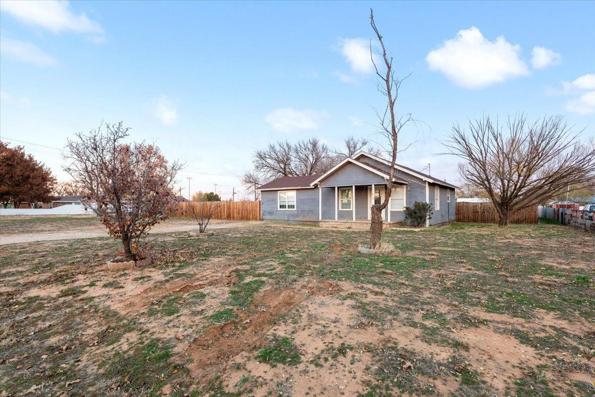 913 S Hockley Property Photo 3