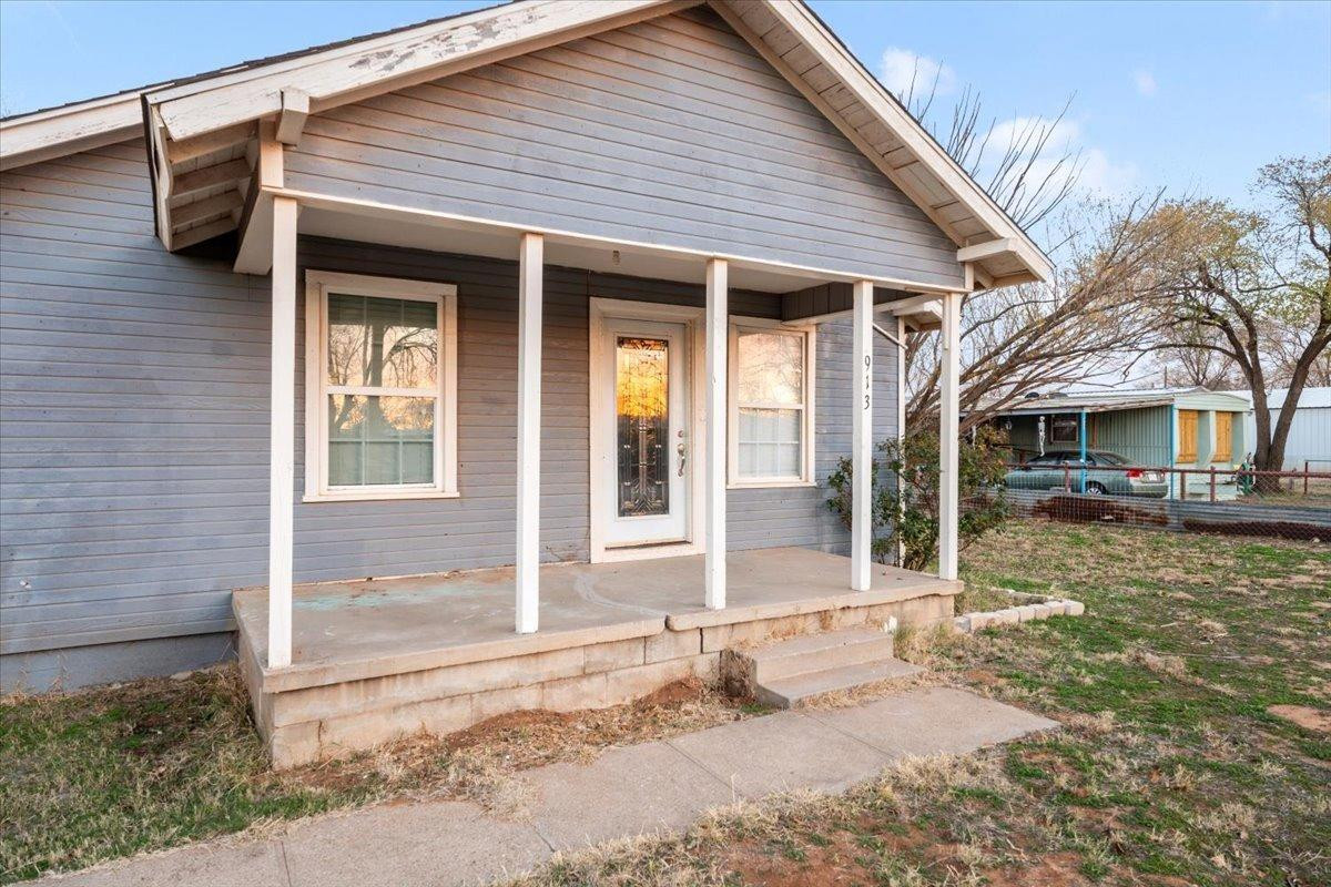 913 S Hockley Property Photo 4