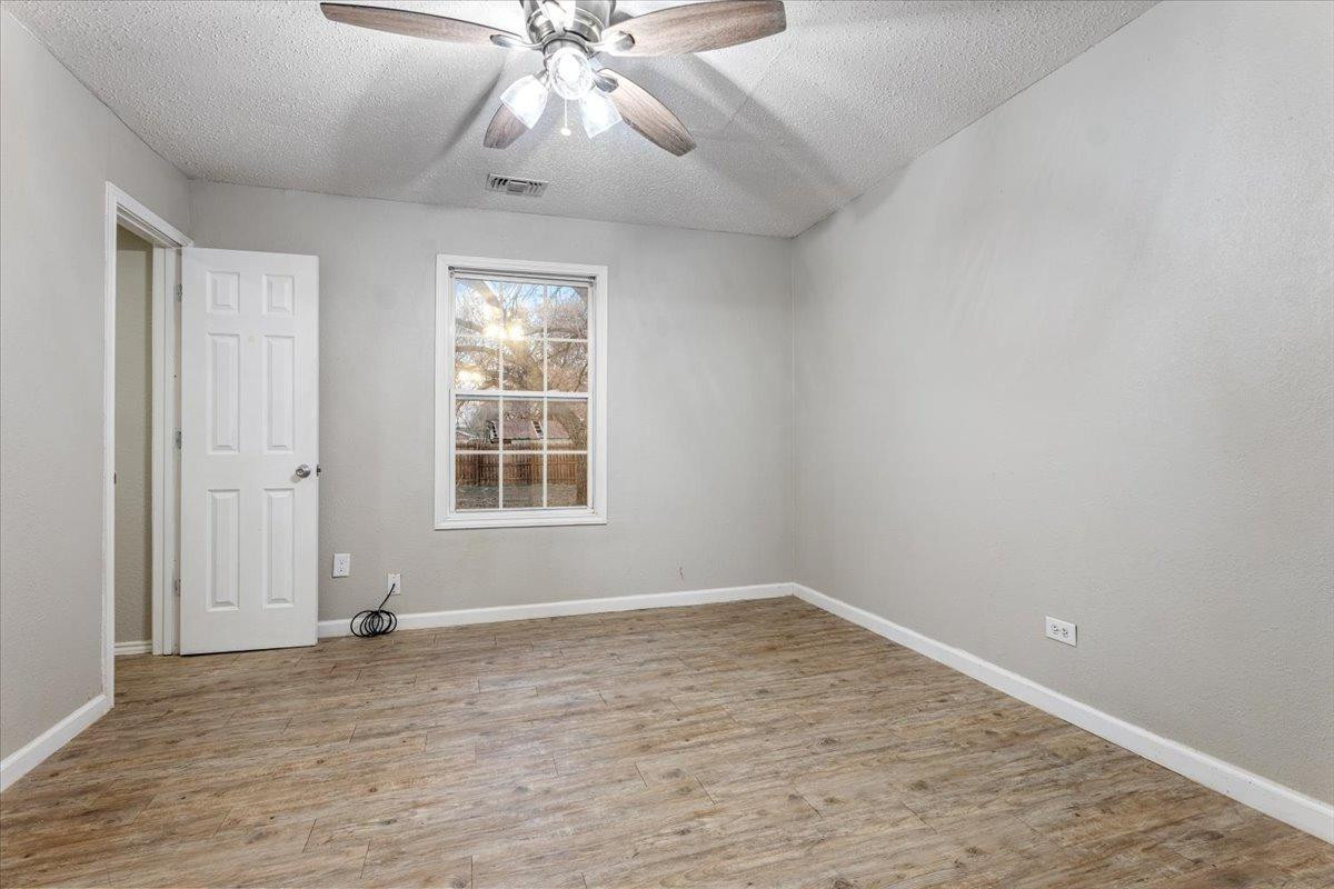 913 S Hockley Property Photo 14