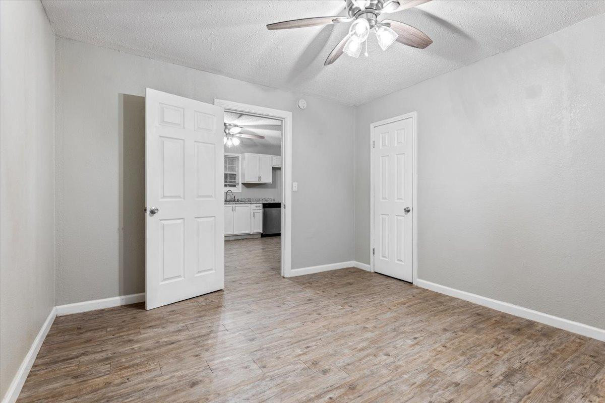 913 S Hockley Property Photo 15