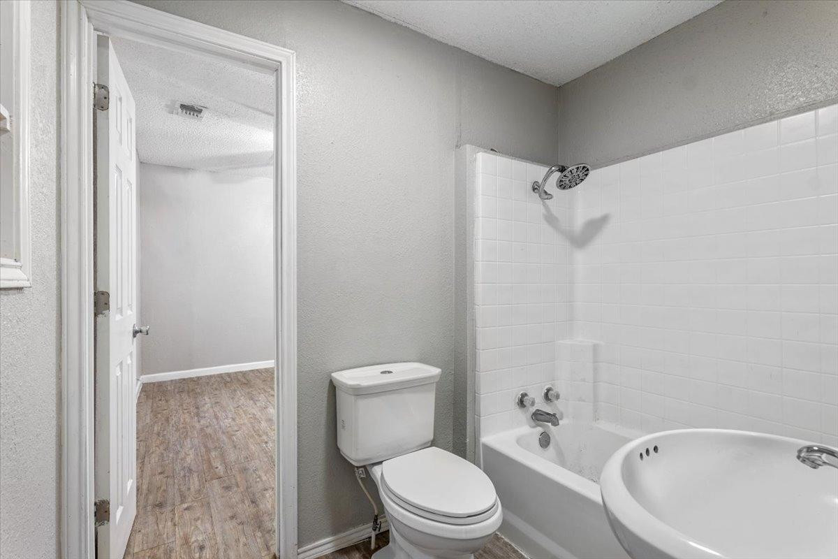 913 S Hockley Property Photo 16