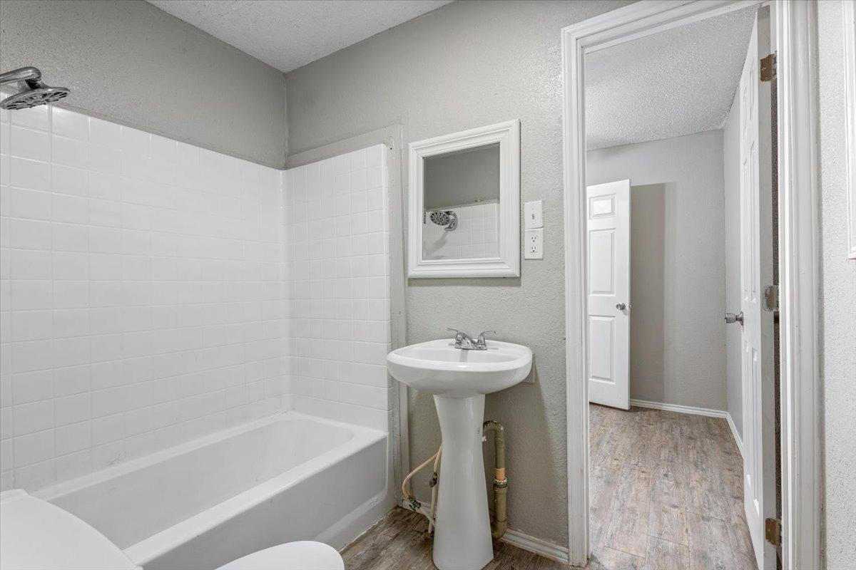 913 S Hockley Property Photo 17