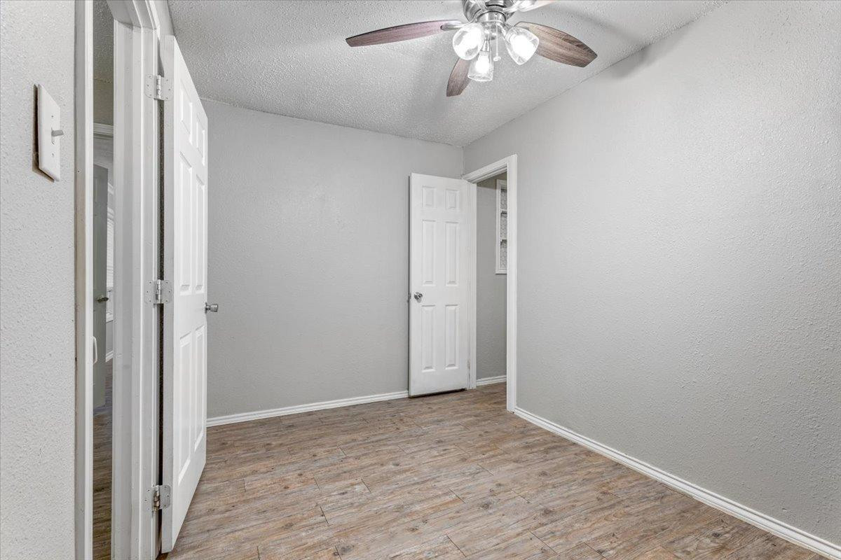 913 S Hockley Property Photo 19
