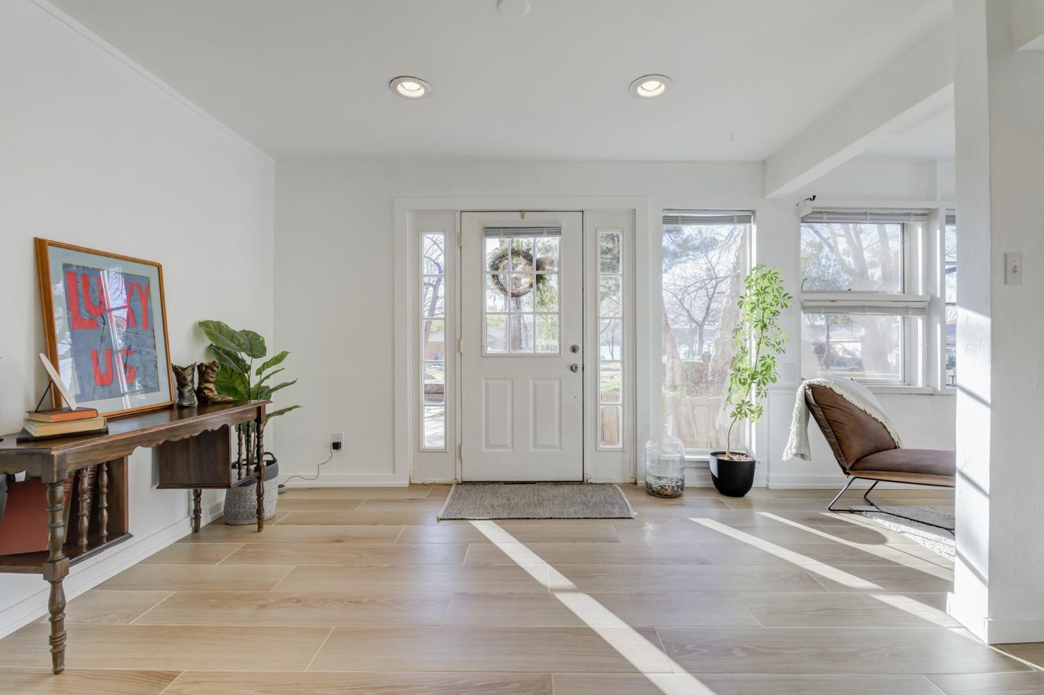58 E Lakeshore Drive Property Photo 3