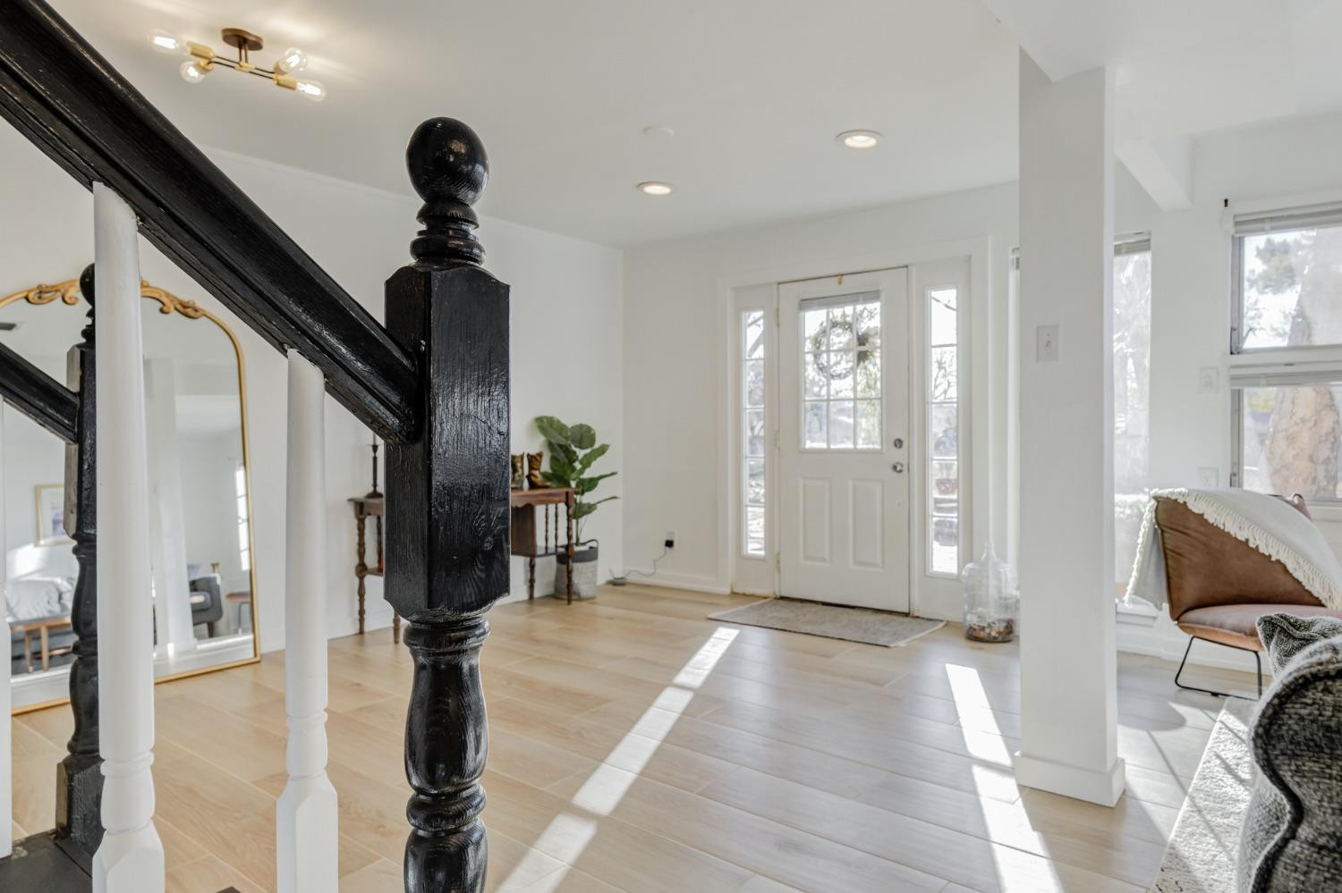 58 E Lakeshore Drive Property Photo 4