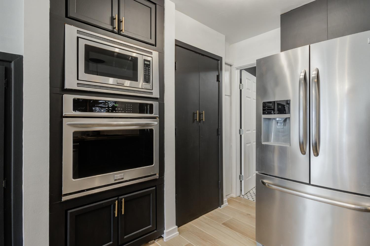 58 E Lakeshore Drive Property Photo 10