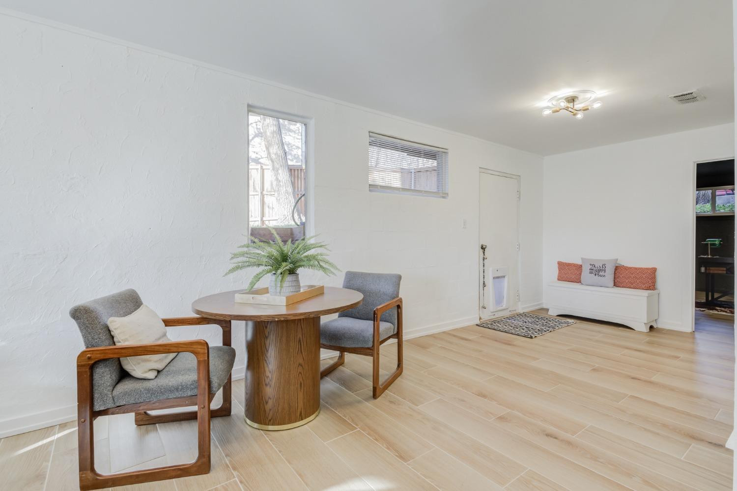 58 E Lakeshore Drive Property Photo 16