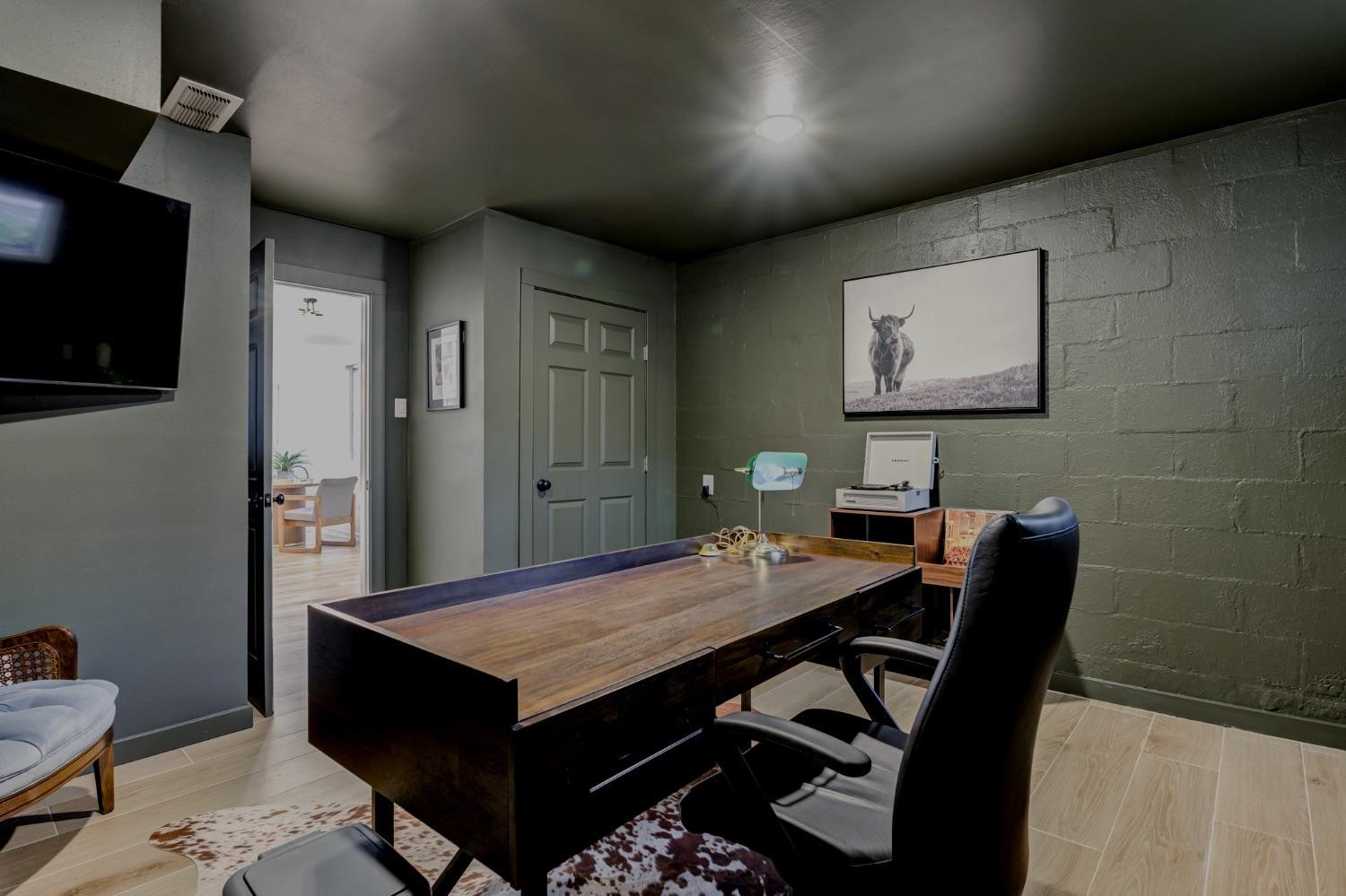 58 E Lakeshore Drive Property Photo 18