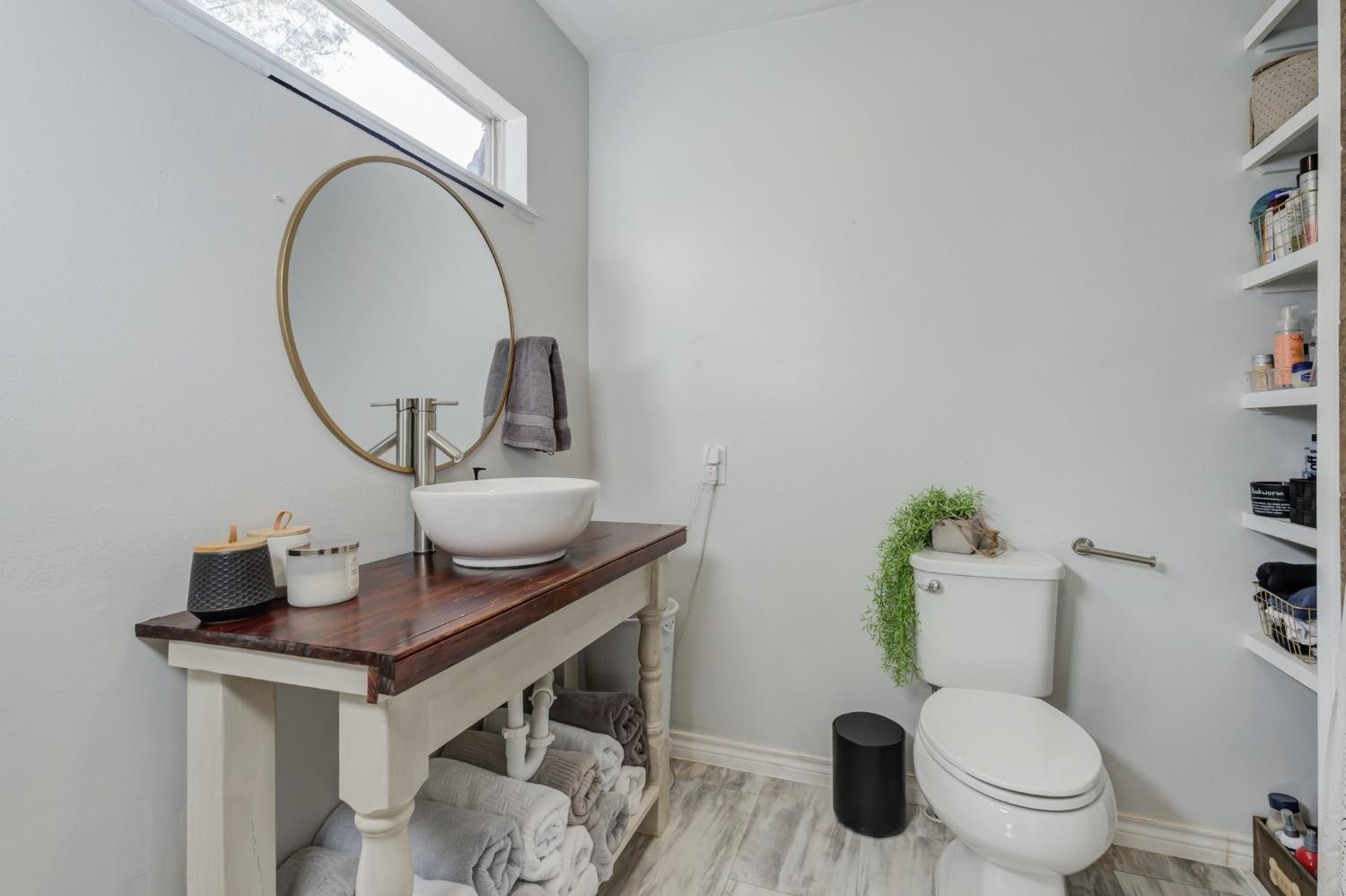 58 E Lakeshore Drive Property Photo 32