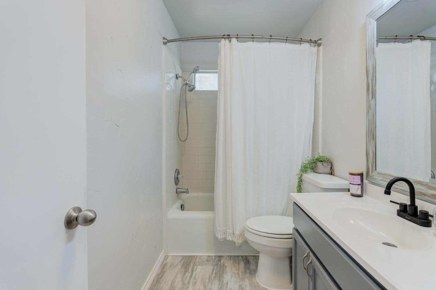 58 E Lakeshore Drive Property Photo 38