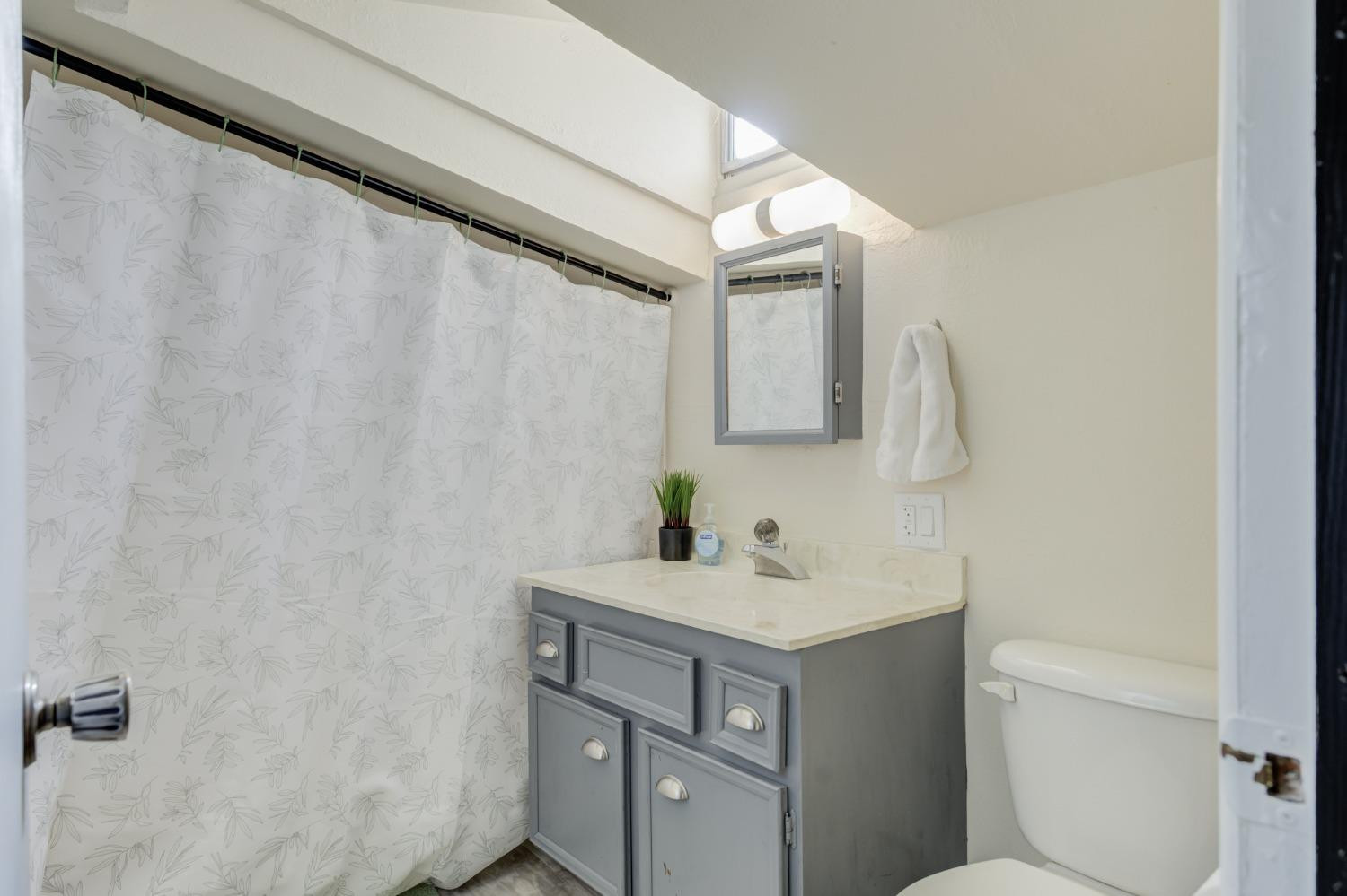 58 E Lakeshore Drive Property Photo 42