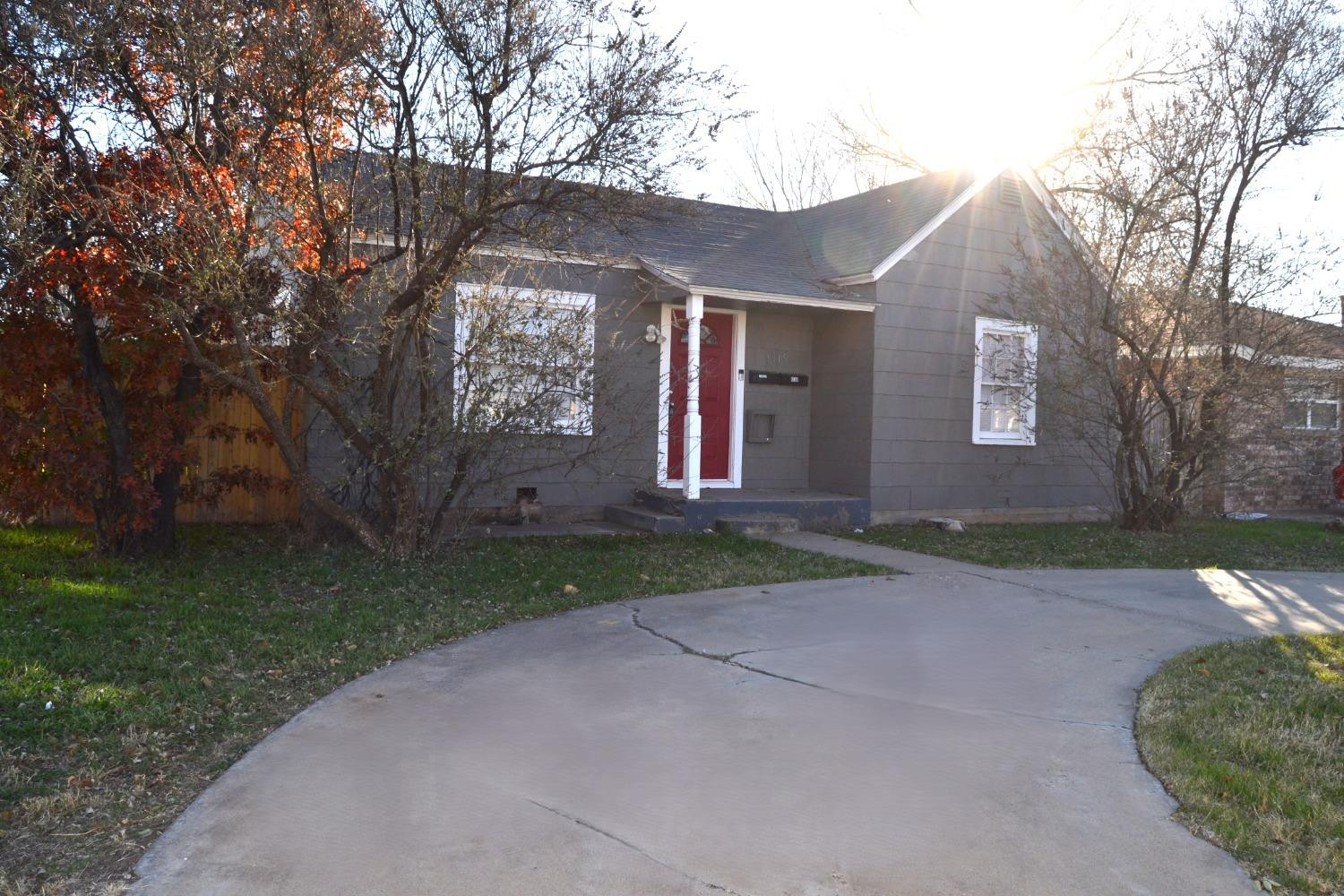1915 26th Property Photo 2